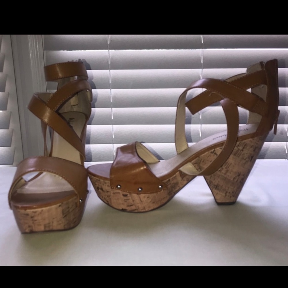 Michael Antonio wedge/heels size 11